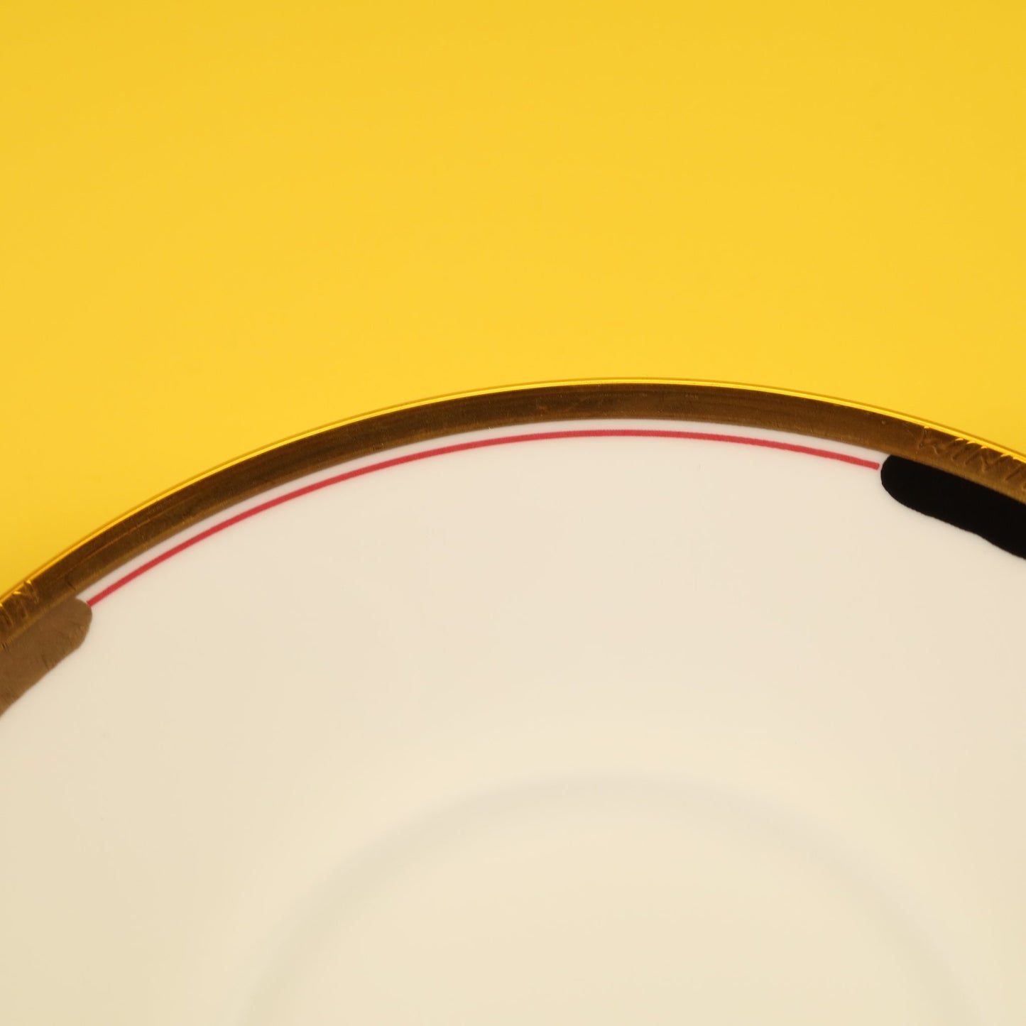 ネオジャパネスクの結晶 ― ノリタケのボーンチャイナが織りなす和モダンの世界 ―