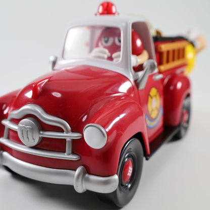 急げ！赤と黄色の救助隊 ～ M&M's が贈る、チョコと消防車と驚きの仕掛けと。