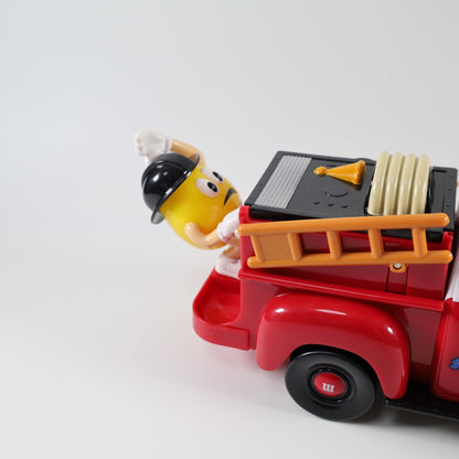 急げ！赤と黄色の救助隊 ～ M&M's が贈る、チョコと消防車と驚きの仕掛けと。