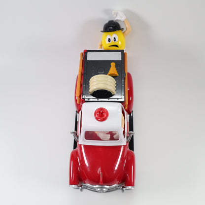 急げ！赤と黄色の救助隊 ～ M&M's が贈る、チョコと消防車と驚きの仕掛けと。